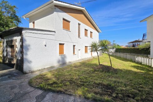 CHALET EN EL PUEBLO DE CELORIU