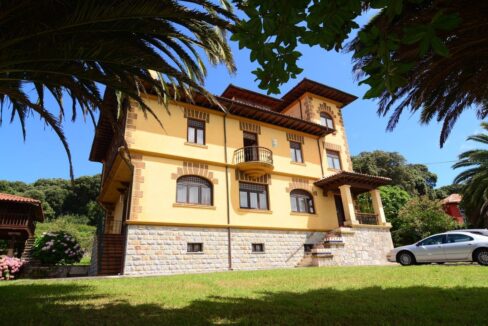 CASONA DE INDIANOS CON HORREO