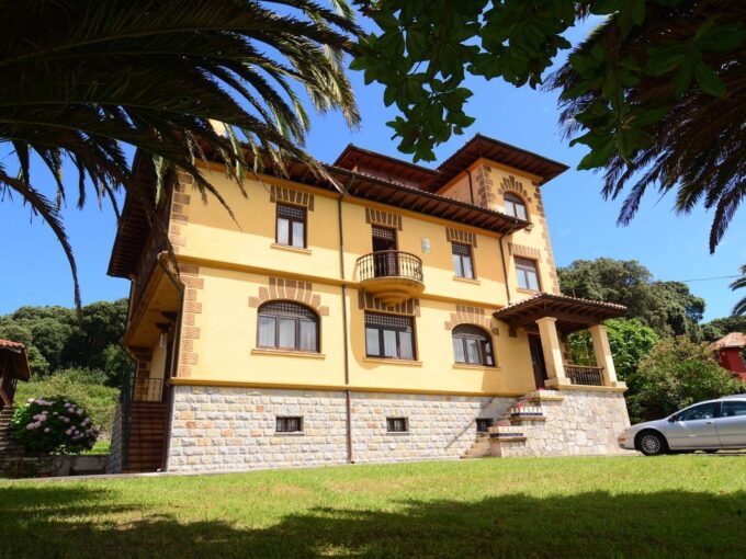 CASONA DE INDIANOS CON HORREO