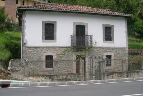 CASA EN PLENA RUTA DEL CARES