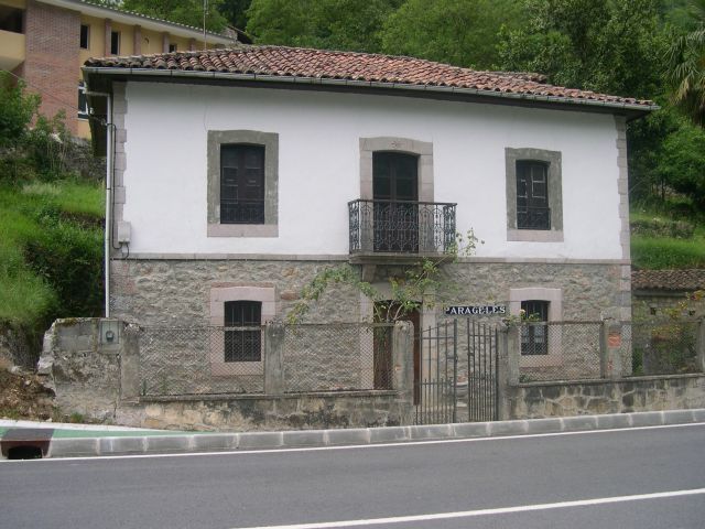 CASA EN PLENA RUTA DEL CARES