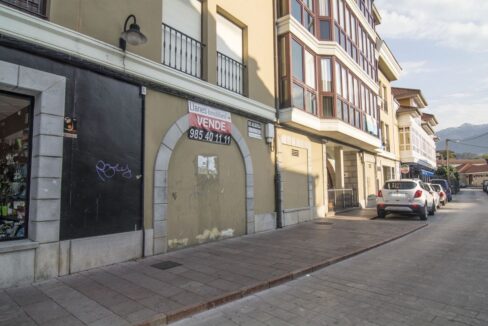 LOCAL EN LLANES