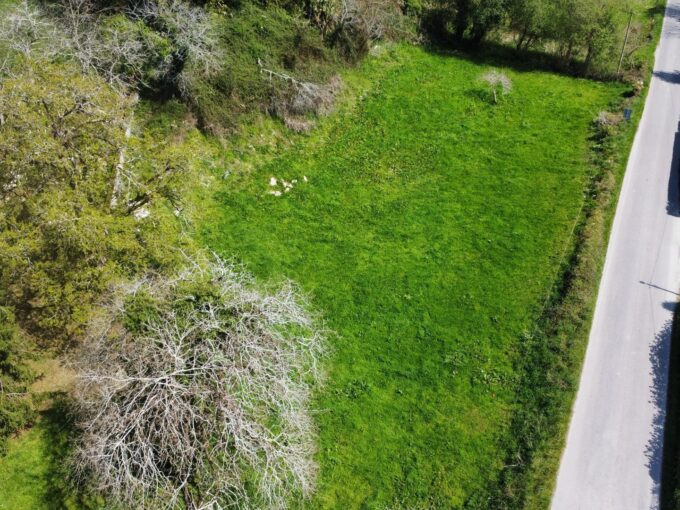 PARCELA EDIFICABLE DE 2400 M2 EN LA PEREDA