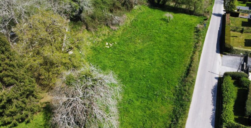 PARCELA EDIFICABLE DE 2400 M2 EN LA PEREDA