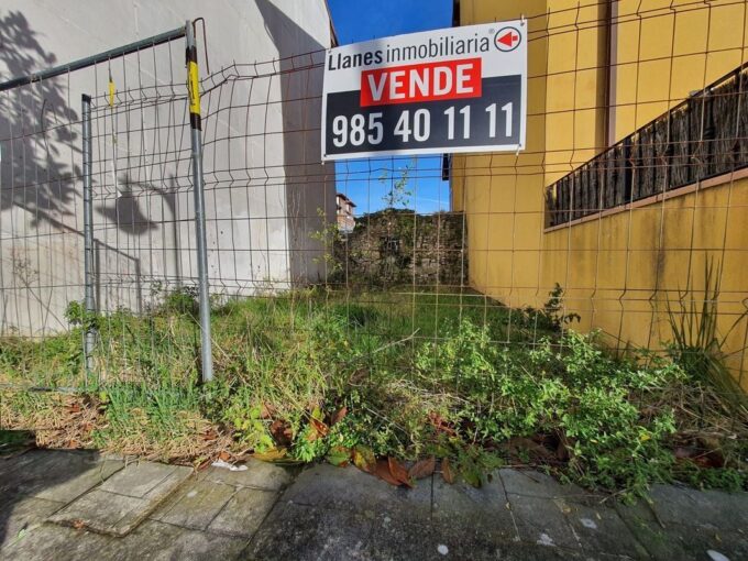 SUELO URBANO EN COLOMBRES.