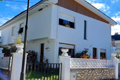 CHALET ADOSADO EN CELORIO