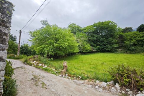FINCA CERCA DE LLANES.