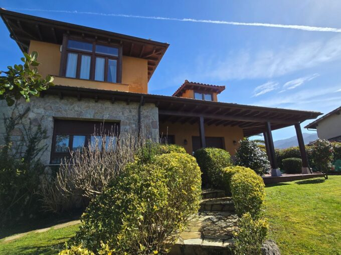 FANTASTICO CHALET EN POO DE LLANES