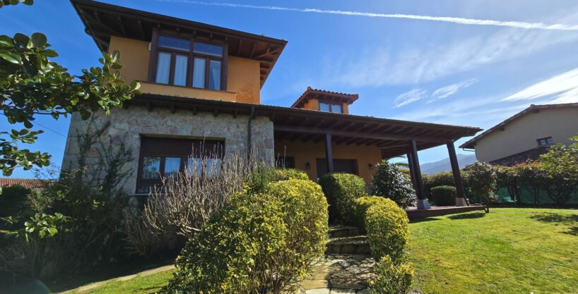 FANTASTICO CHALET EN POO DE LLANES