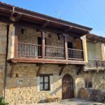 ENCANTADORA CASA DE PIEDRA EN BUELNA