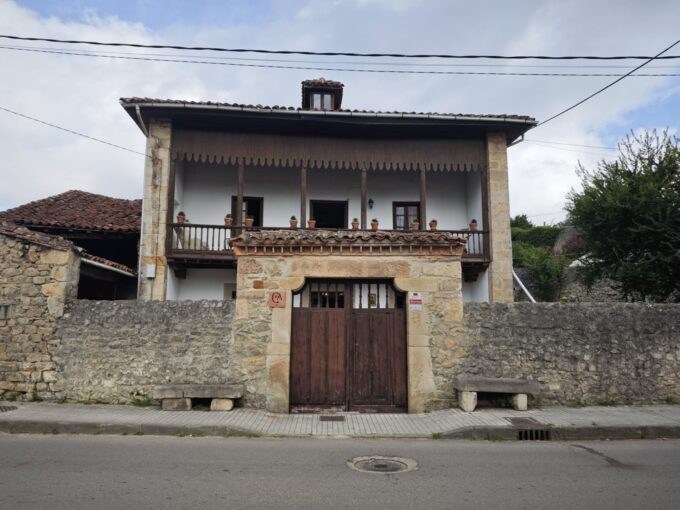 FABULOSA CASA Y PARCELA EN PENDUELES.