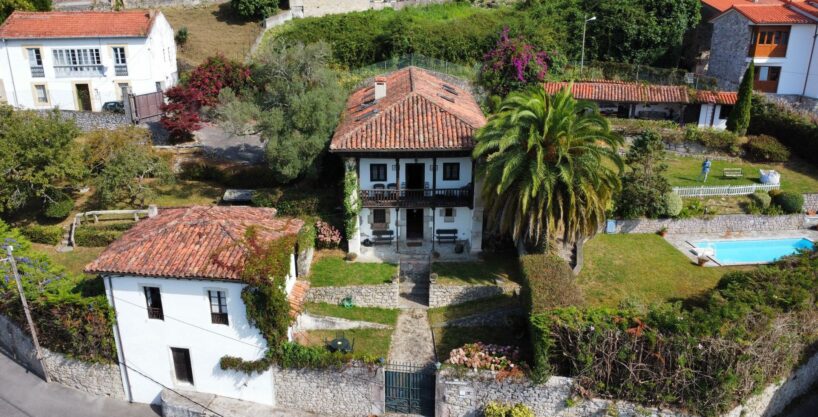 VILLA ASTURIANA DE PIEDRA Y MADERA JUNTO A LAS MEJORES PLAYAS