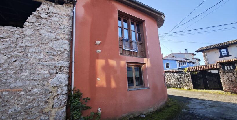 CASA CUADRA EN POO DE LLANES PARA REHABILITAR
