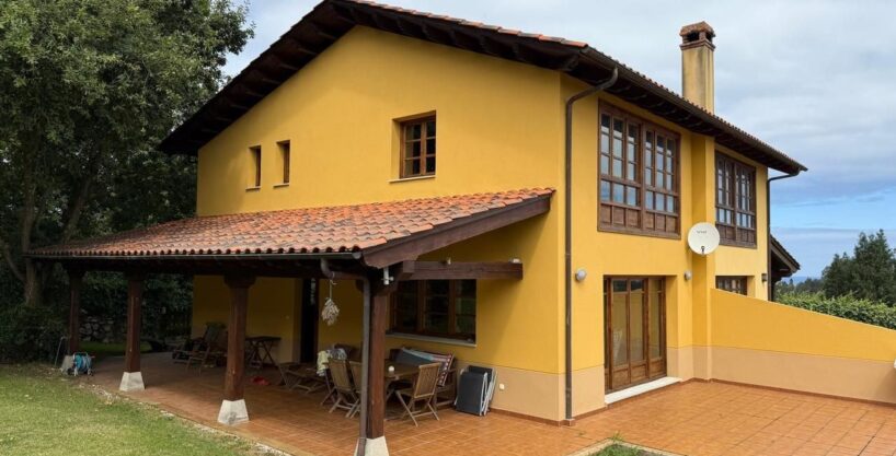 CASA CON VISTAS Y PISCINA