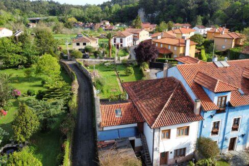CASA CON CUADRA Y TERRENO EDIFICABLE