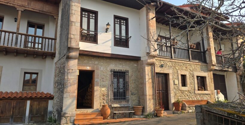 CASA DE PIEDRA EN ANDRÍN