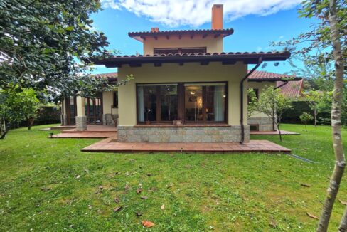CHALET EN LLANES