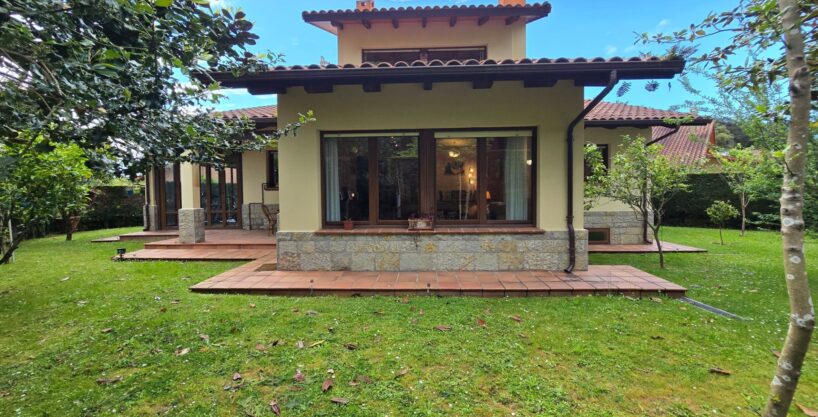 CHALET EN LLANES