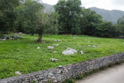 PARCELA EN PLENA NATURALEZA A 5 MINUTOS DE LLANES
