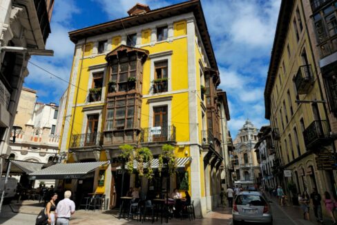Piso en edificio histórico en el centro de Llanes
