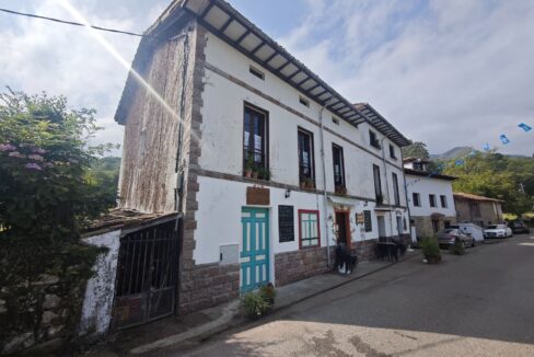 2 CASAS EN UNA EN RIUCALIENTE. QUIERE SABER MAS?