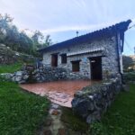 CASA DE PIEDRA EN SOCUVA CON VV.